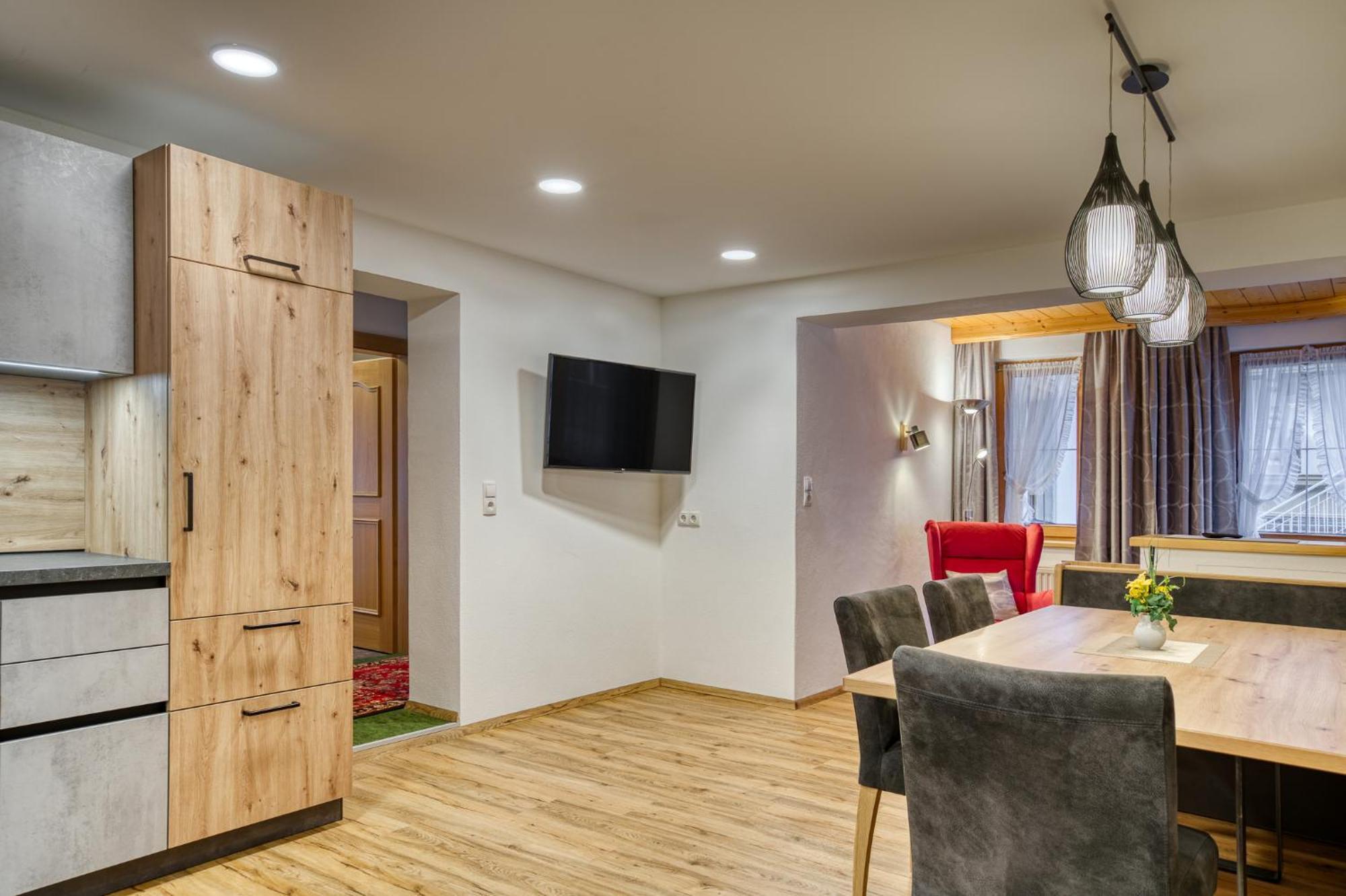 Alpenrose Tux Apartment ภายนอก รูปภาพ